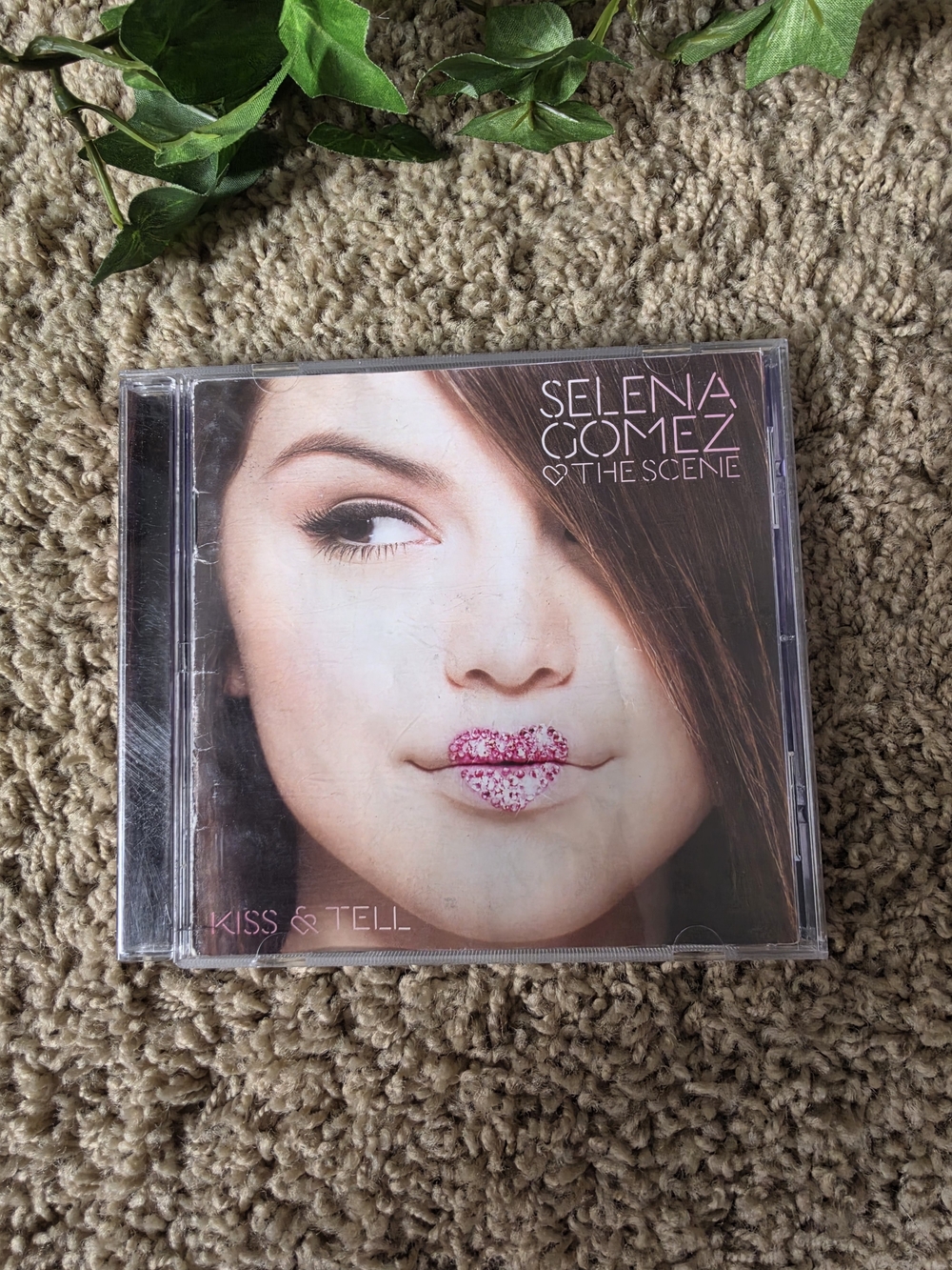 Selena Gomez- Kiss & Tell CD 2009